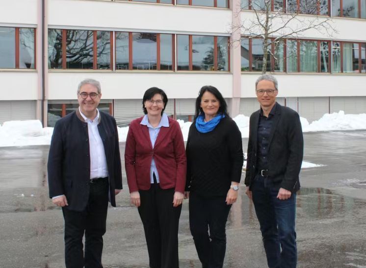 Berne et Vaud offrent la possibilité aux élèves de leurs communes voisines d'aller au gymnase dans l’autre Canton